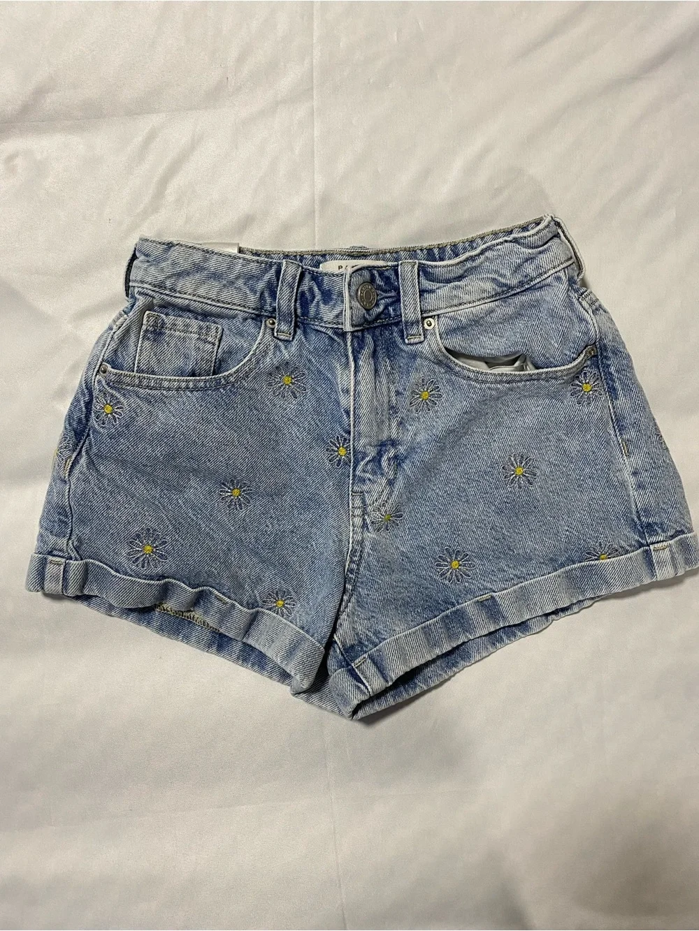 PacSun Light Wash Denim Daisy Embroidered Shorts